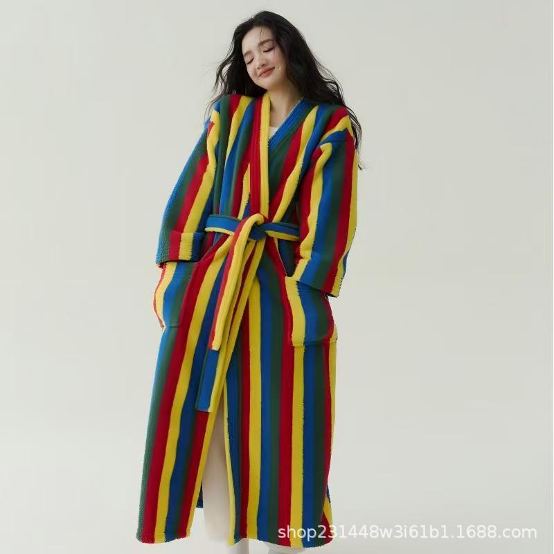 In-stock new autumn and winter coral fleece thickened beautiful fleece men's and women's robes, extended bathrobes, couple's pajamas, anti-static