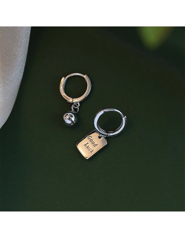 Minimalist Sunrise Letter Hoop Earrings Asymmetrical Gold Style_voghion.com
