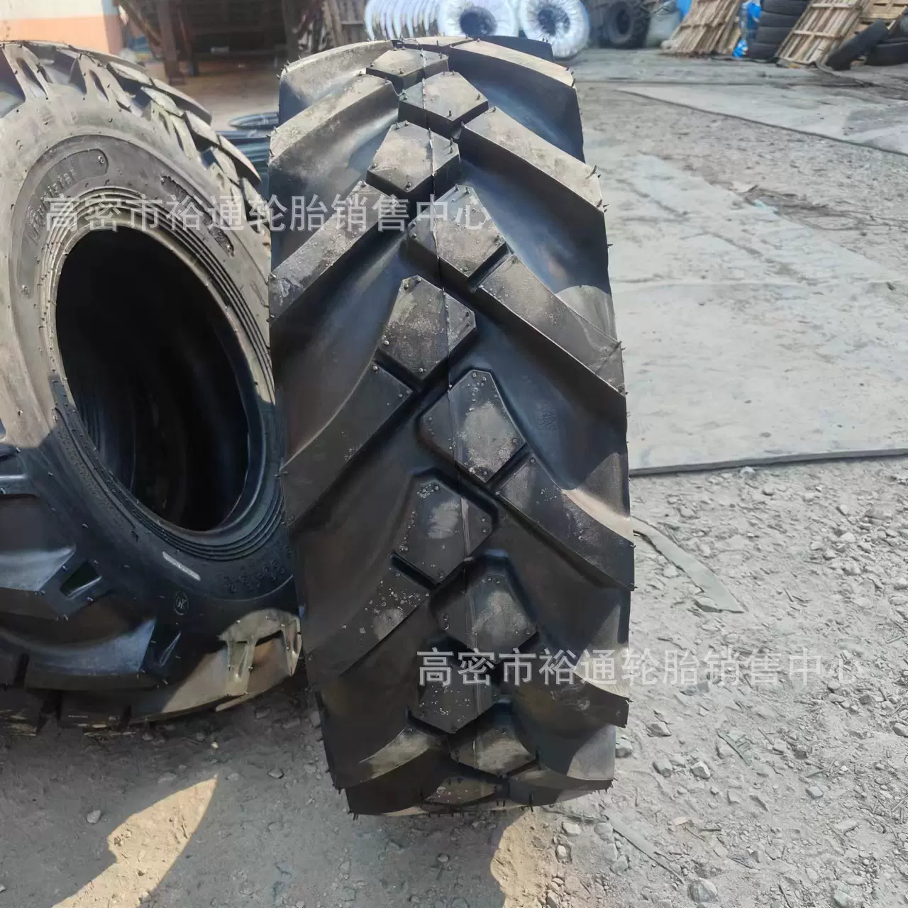 工具车捆草机轮胎10.0/75-15.3 农机具轮胎11.5/80-15.3 越野人字