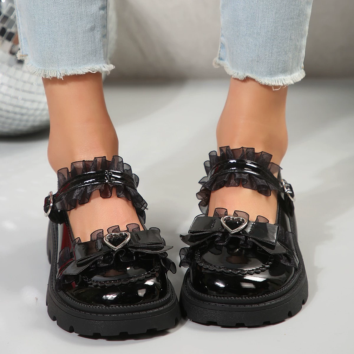 Женская обувь больших размеров 41-43 летние новые маленькие кожаные туфли женские новинки 2024 года летние Лоферы маленьких размеров