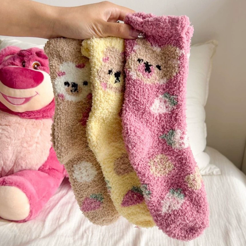 Новая осень-зима коралловый бархат женские носки для дома, носки на пол casual милые медвежьи носки для женщин, ночные носки, средней длины, мультфильм носки