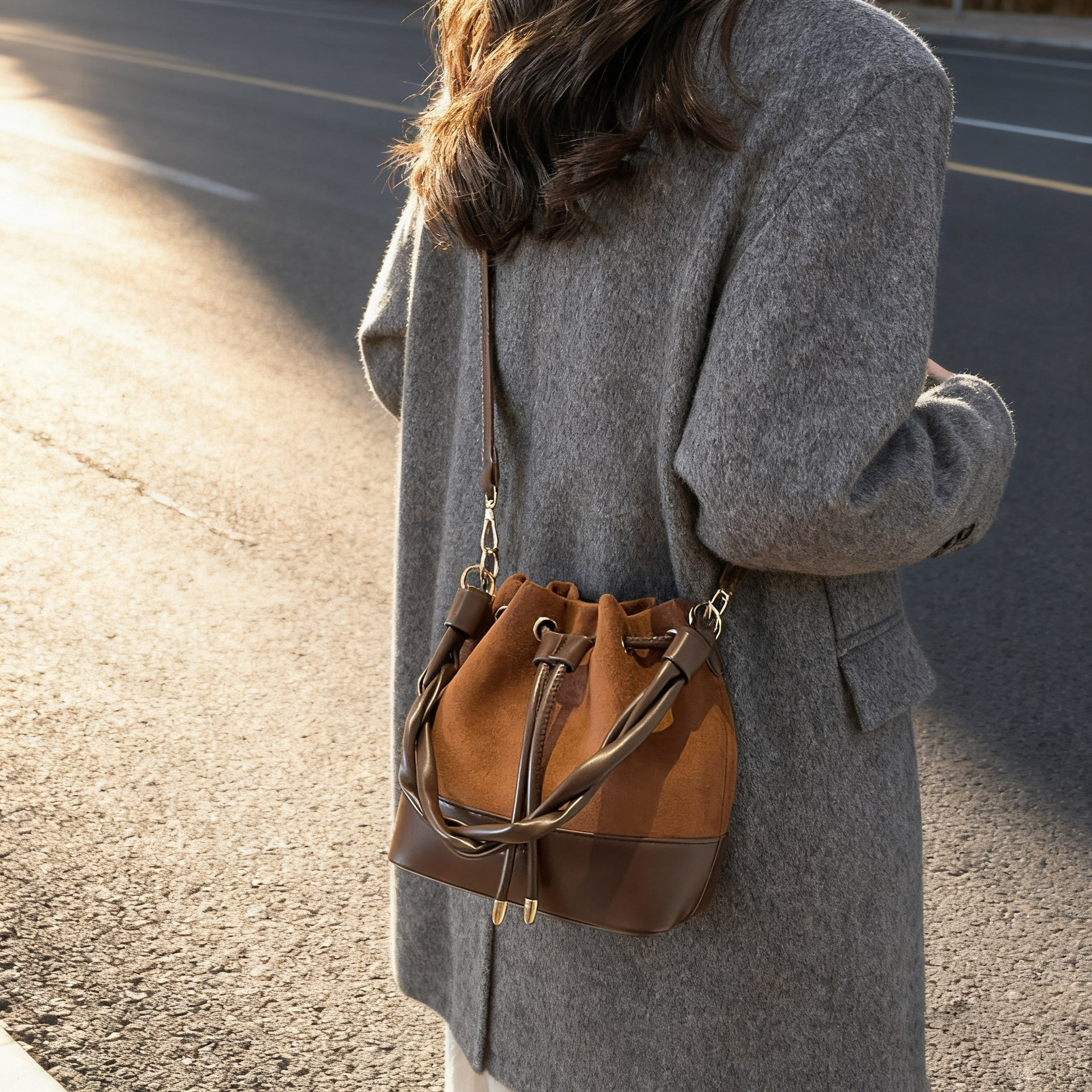 Bolso de leopardo de mujer 2025 nuevo otoño invierno lujo ligero nicho de alta sensación bolso de hombro de terciopelo de gamuz bolso de balde