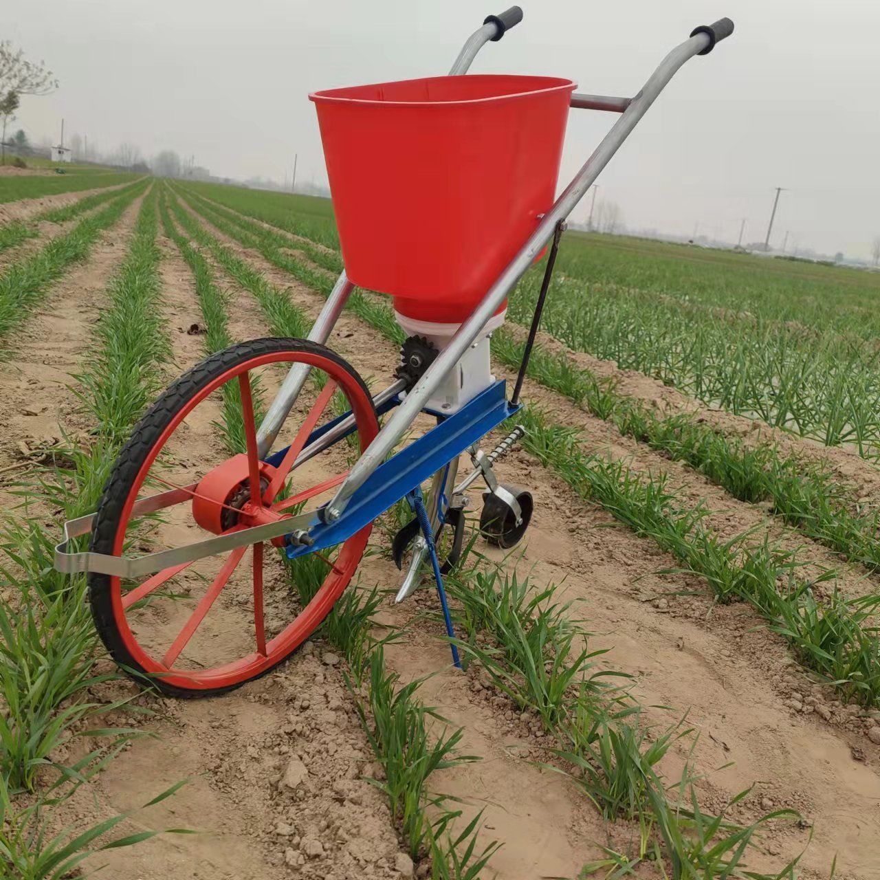 顺丰特快】大豆玉米苞谷小麦花生苜蓿草谷子耕种器手推追肥垒德株