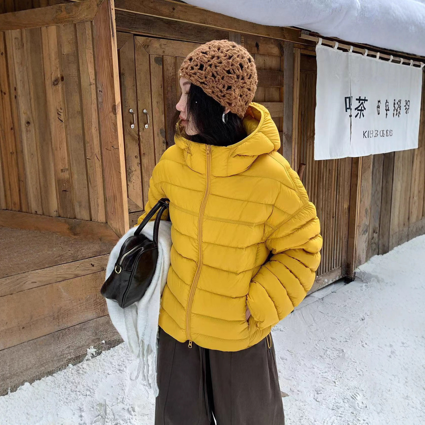 90白鸭绒黄色排骨羽绒服2025冬新款超好看轻薄连帽保暖短款外套女