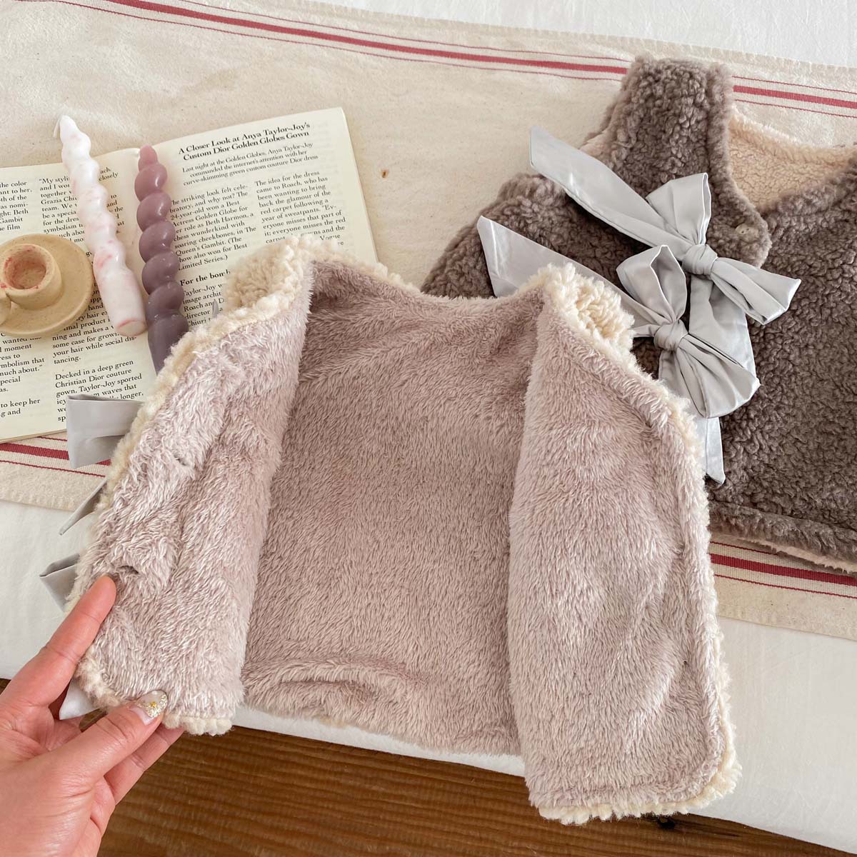 INS estilo coreano otoño e invierno Bebé Chaleco de terciopelo de doble cara chaleco cálido bebé de las mujeres más arco de terciopelo engrosado Chaleco de lana de cordero