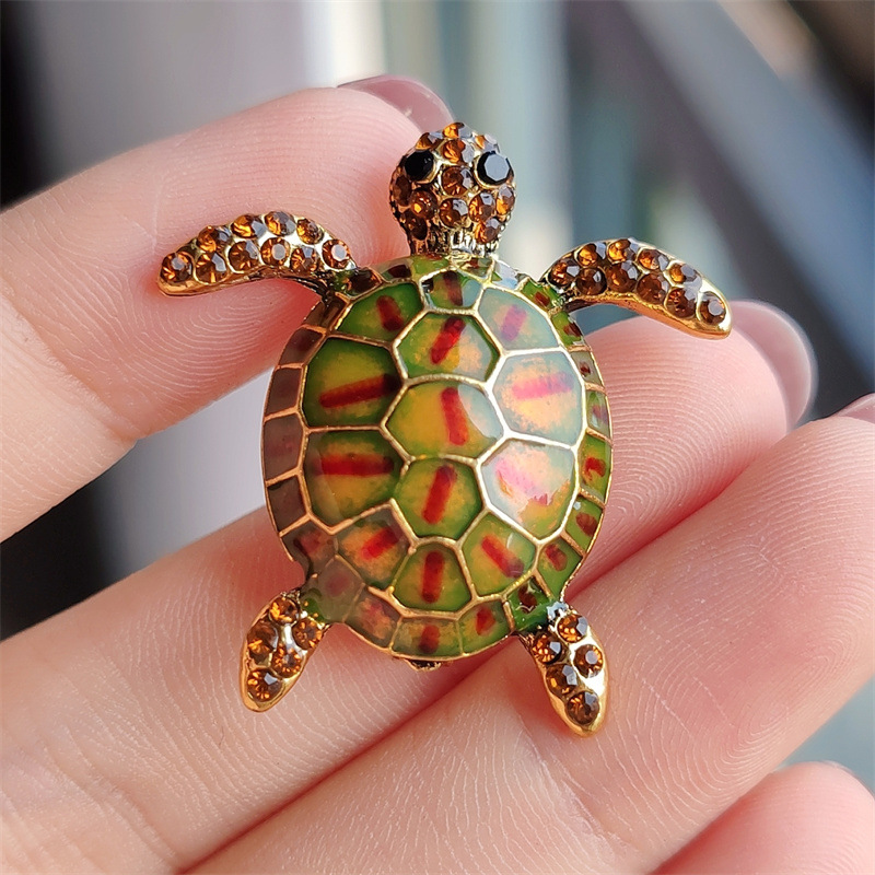 Creative Diamond-embedded fashion turtle animal brooch personality exaggerated dripping badge retro pin clothing accessories