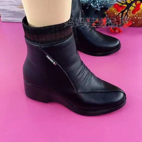 Winter Thickened Middle-Old Cotton Shoes Soft Sole Single Shoes Mother Shoes Wholesale into Soft Leather Women's Short Boots
