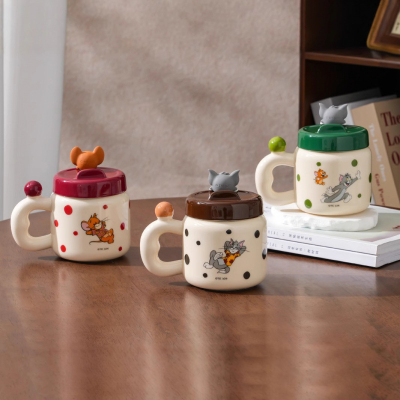 Gato y ratón con tapa de cerámica mug creativo encantador características divertidas originales soporte de teléfono de café taza de té