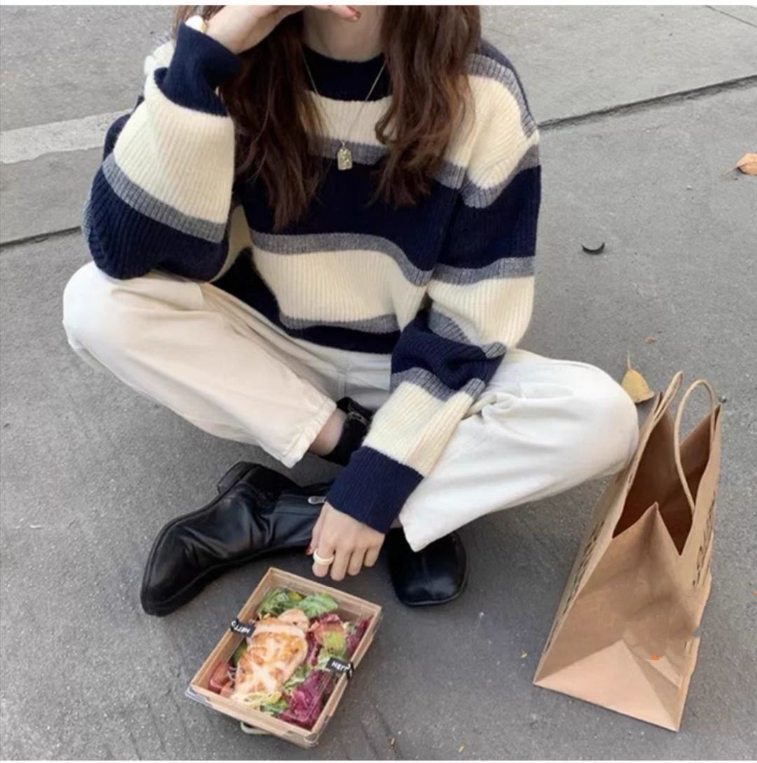 Korean loose contrasting striped pullover for women, 2023 autumn and winter new collection, lazy style, worn outside,_voghion.com