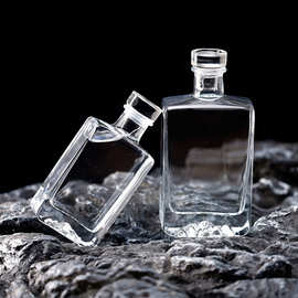 批发白酒瓶200ml山底观云瓶100ml小酒瓶透明空酒瓶水晶玻璃盖
