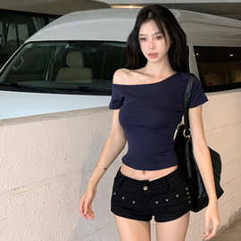 藏青蓝色斜露一字肩修身紧短袖t恤女夏季款纯欲性感美式辣妹上衣