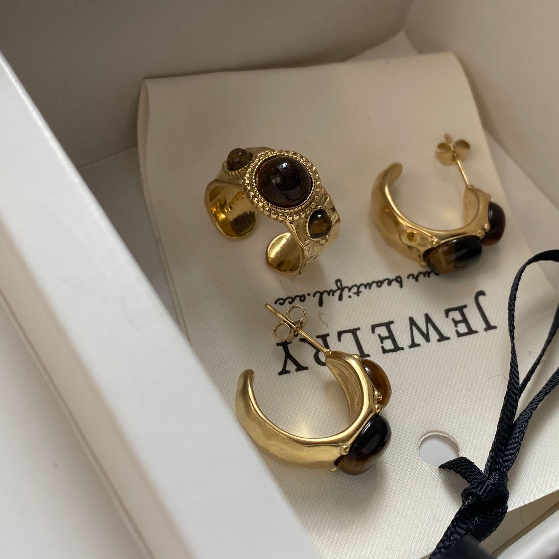 Titanium-steel metal tiger's eye cross-border European & American-style versatile vintage earrings, French-inspired ring—exclusive niche accessory for women