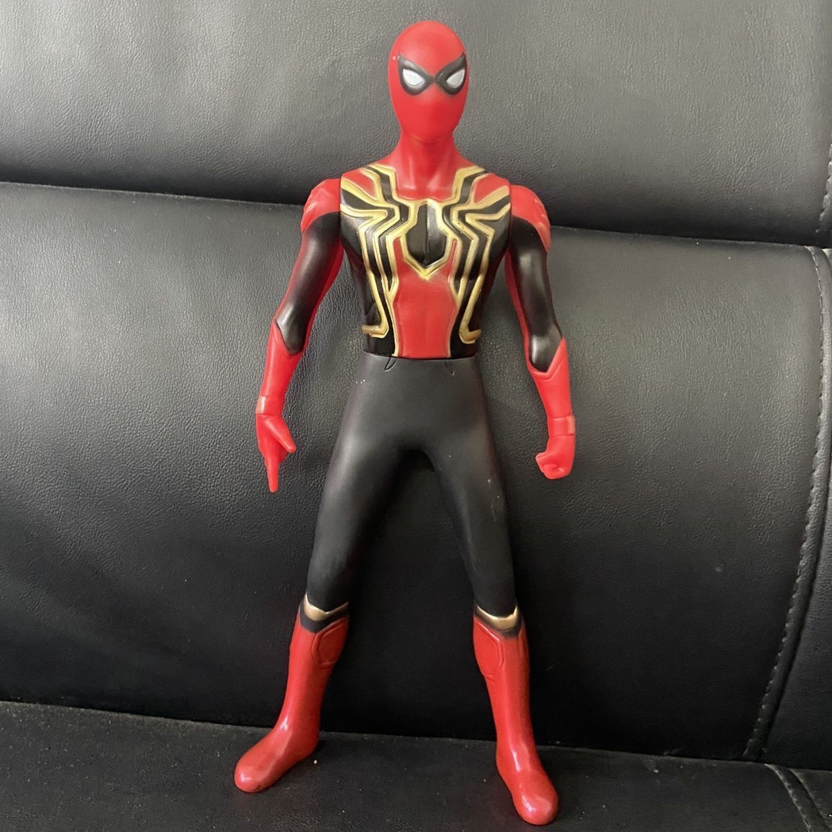 大型モンスタービニールソフトラバーウルトラマンモンスターおもちゃ男の子子供のおもちゃ夜市景勝地露店モンスター