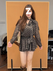 大码胖mm韩系复古感格子长袖连衣裙女早秋新款飘带v领短裙子