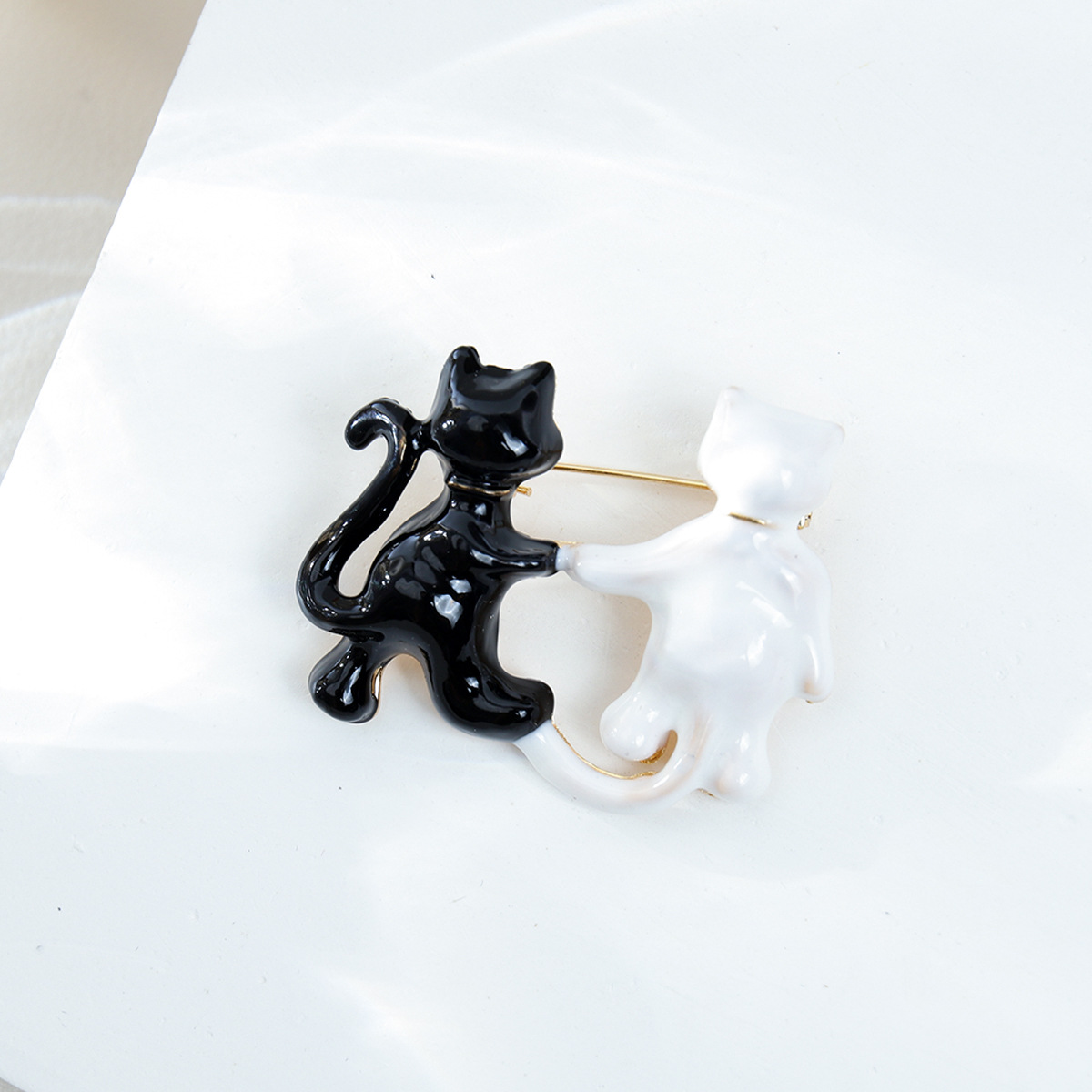 Korean Version Cartoon Cute Alloy Enamel Couple Cat Brooch Fashion Simple Men's and Women's Clothing Brooch Jewelry Pin