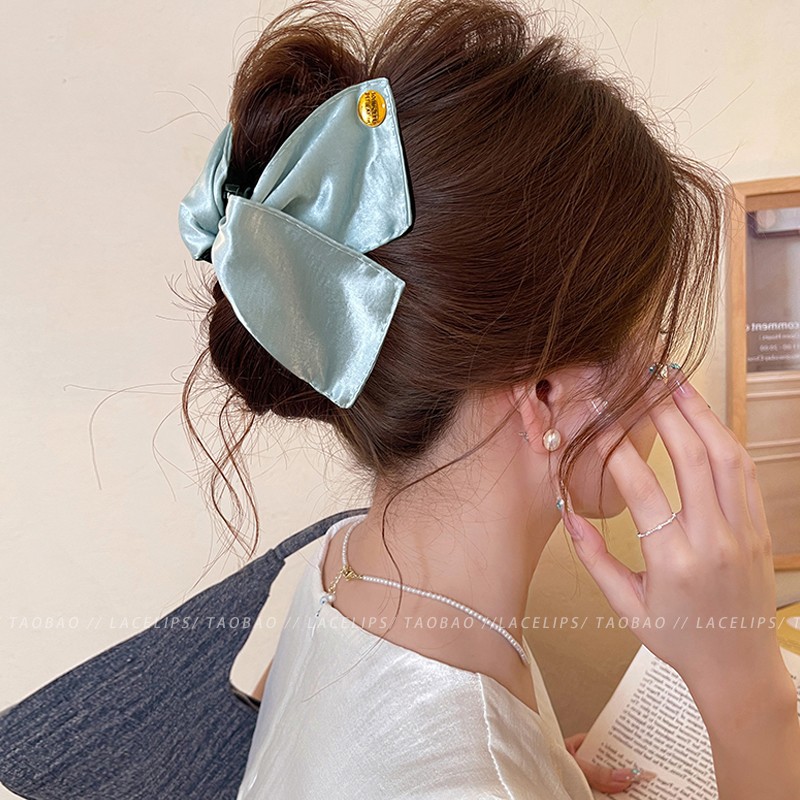 女性用フレンチサテン三角グリッパー2025新しいハイエンド後頭部シャーククリップ気質多用途ヘアアクセサリー
