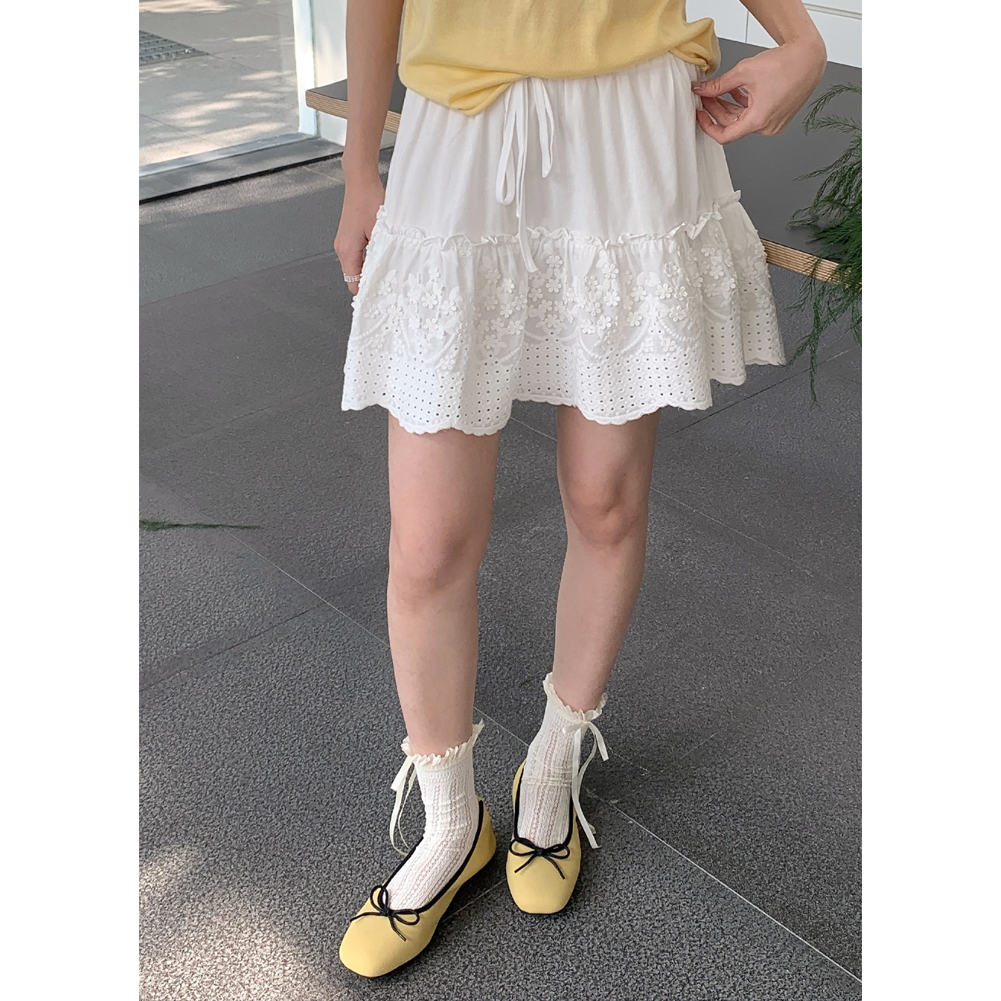 Yier Shirt White Flower Korean Style Cotton Embroidered Elastic High Waist Lace-up A- line Short-sleeved Skirt Women's 0417