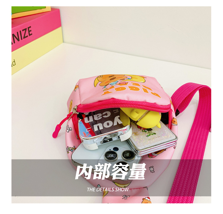 A new printed children's bag featuring cute and stylish Japanese cartoon boys' and girls' chest bags and Capibara baby coin purse Application Scenario