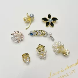 天然珍珠耳饰;天然珍珠胸饰;天然珍珠项饰