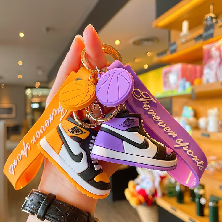 Creative AJ sneakers Nike keychain shoe pendant 3D basketball shoe car bag decoration small gift wholesale Creative AJ sneakers Nike keychain shoe pendant 3D basketball shoe car bag decoration small gift wholesale