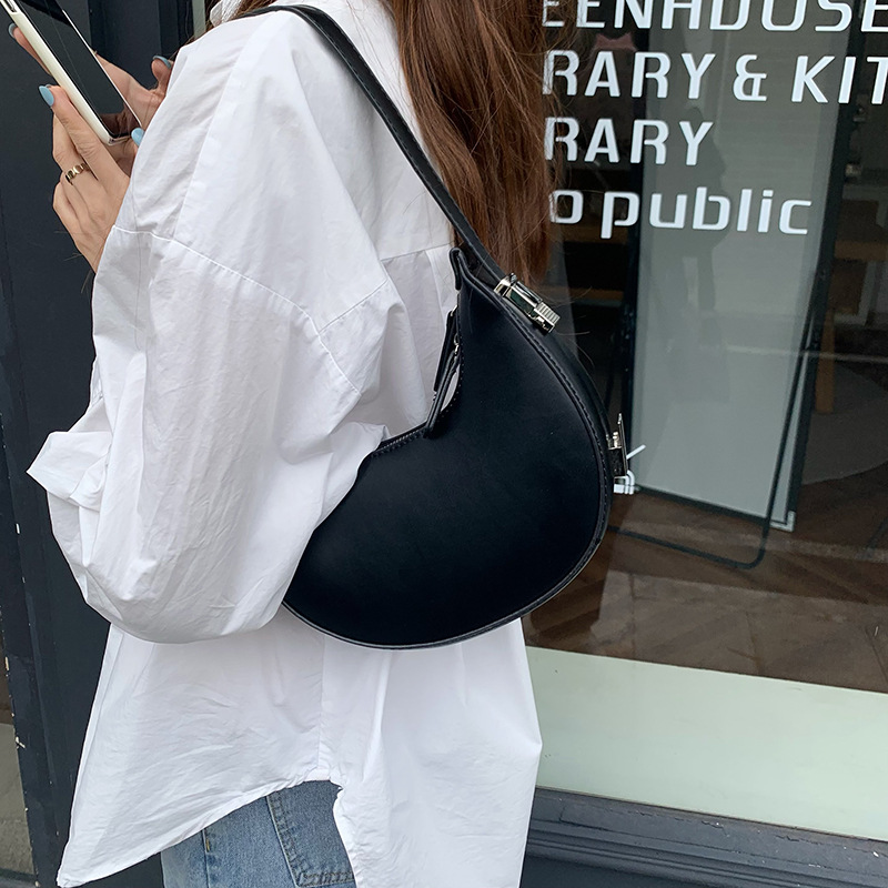 Design portátil coreano novo crescente picante menina axila fivela de metal pequena bolsa redonda para mulheres_voghion.com