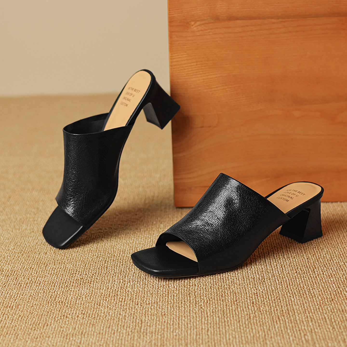 Sandal cao gót nữ hở mũi quai ngang da bò đục lỗ, gót 7 cm — Đen và cao 7 cm chi tiết 23