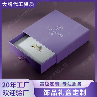 ������ɫ�Ʒ����b�ж���logo��������d��ָ�пպЄ�����b