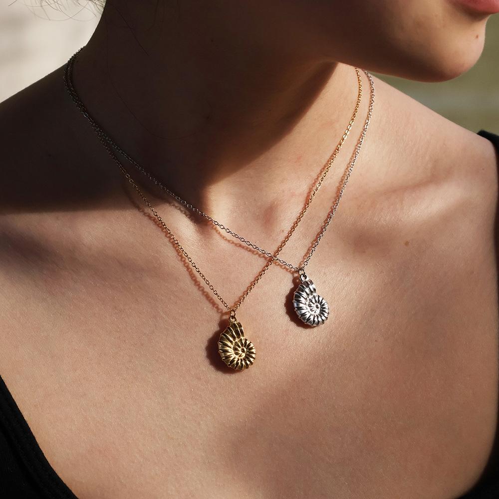 Conch Pattern Wholesale Jewelry Simple Style Conch Titanium Steel Plating Cable Chain Pendant Necklace