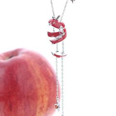 アップルスライスネックレスレディースレッドアップルペンダントネックレスニッチデザインハイエンド甘くてクールな鎖骨チェーン