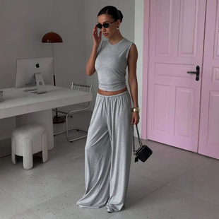 INS�羳���_˹���uŮʿᘿ��o�䱳����������Lѝ���b�ɼ����e�r