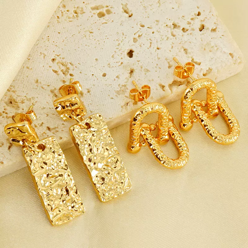 欧美流行褶皱复古马蹄扣耳环女款跨境不锈钢时尚夸张创意耳饰批发