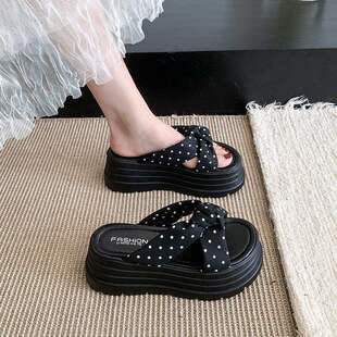 ��ȹ����Ů�L����ЬŮ�ļ��⴩2025�¿��וr��һ�ֲ��c����