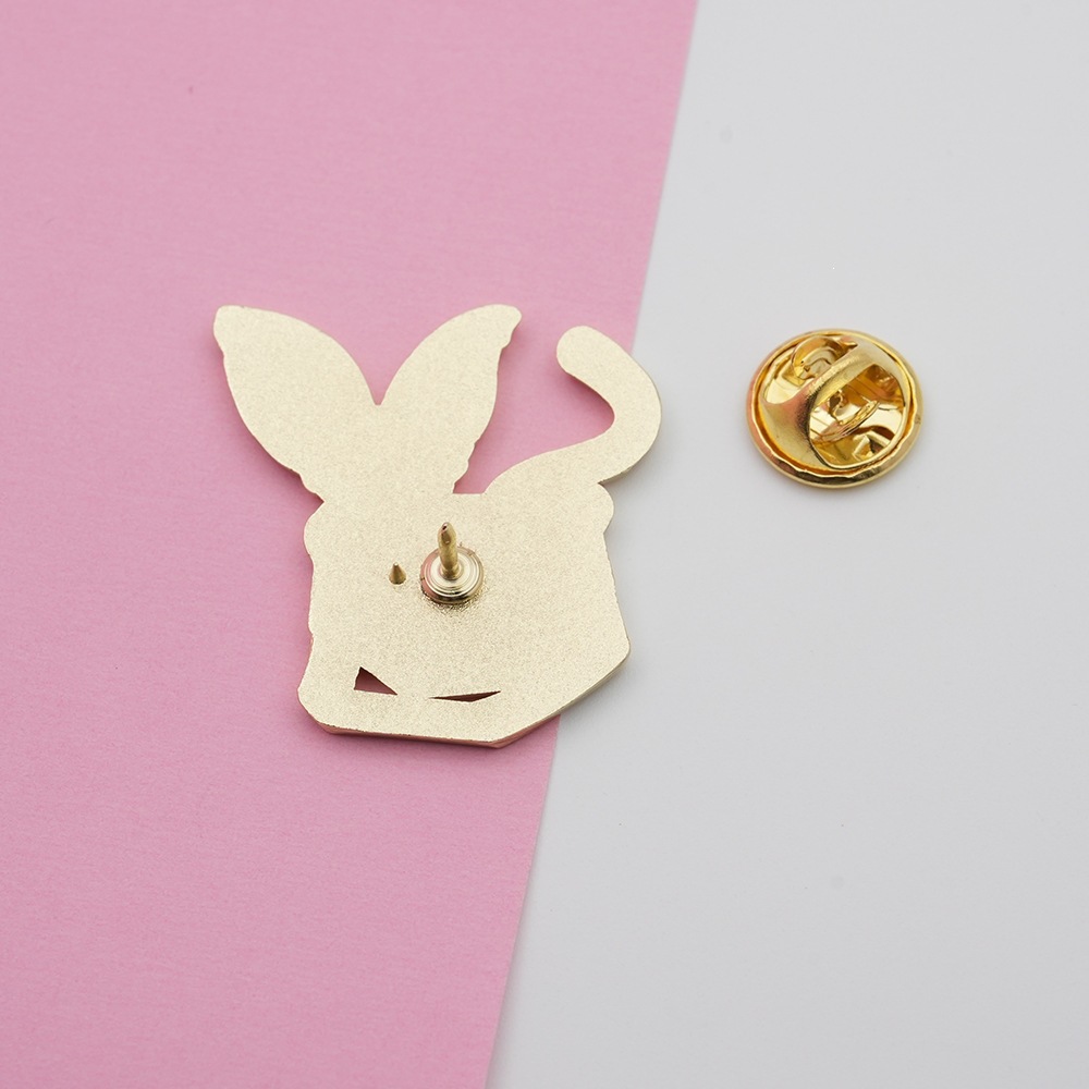 Avatar: the Last Airbender Animation Merchandise Badge Cute Cartoon Flying Lemur Brooch Lapel Accessory Gold Decoration Personalized