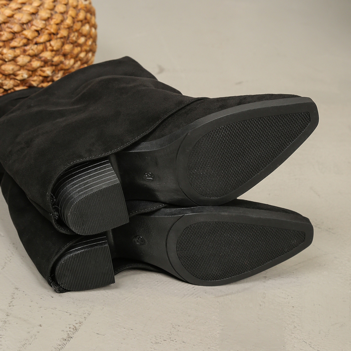 Bottines grandes tailles transfrontalières pour femmes, collection automne-hiver 2025, nouveauté tendance, bout pointu, talon compensé, export_voghion.com