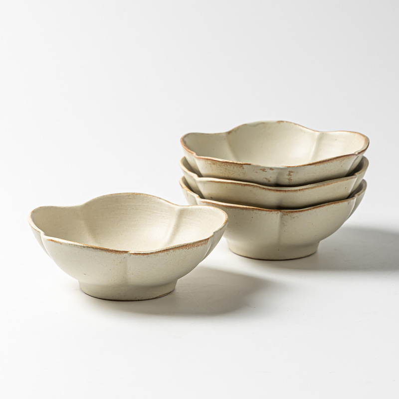 Coarse Pottery Flower-Shaped Rice Bowls, Beautiful Tableware, Ceramic Small Bowls, Household Eating Bowls, Dessert Bowls, Ready for Wholesale Use