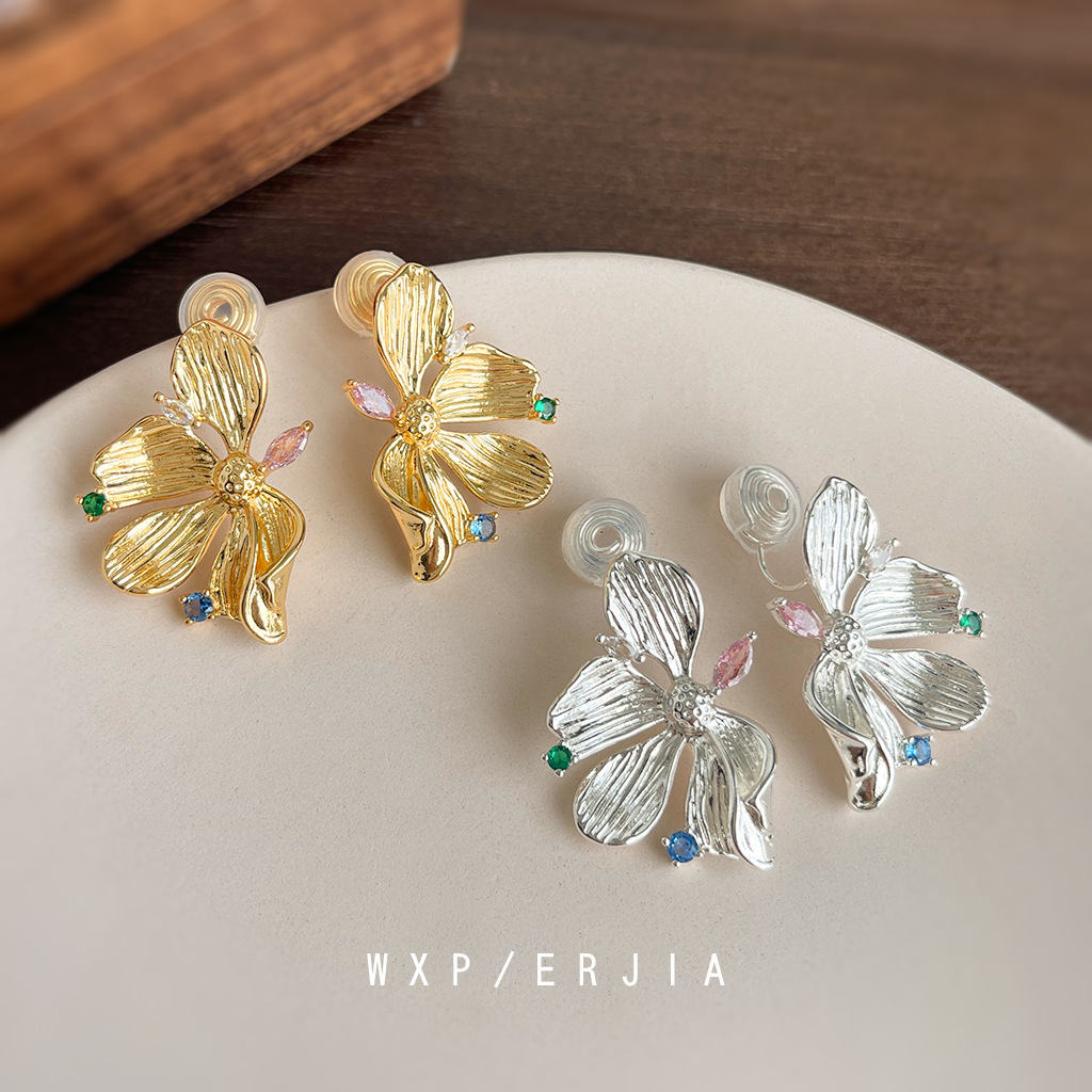 Retro earrings ancient style with zircon