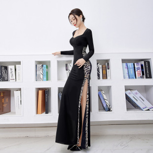 �Ը��B��ȹ�߼��к�ɫ�@��С���ߙn������|�~β�_��Y���L���L��