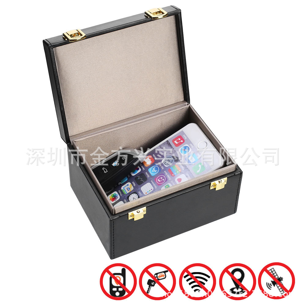 12474323747_1104784047