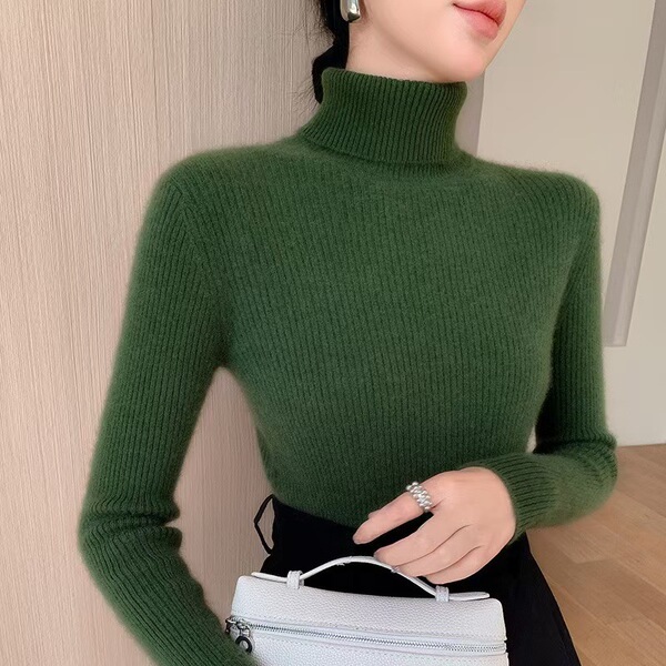 Demi-season fitted woolen knitted sweater