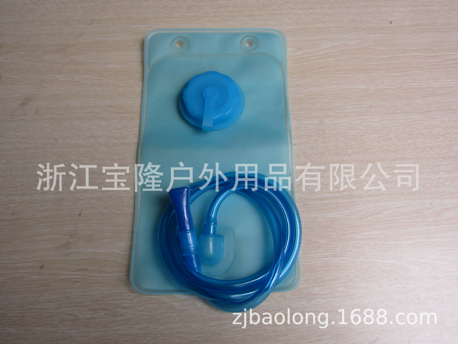 Sports handheld water container for hiking for water