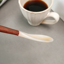 M204原木柄天然贝壳勺子鱼子酱小勺甜品冰激凌勺咖啡下午茶餐具