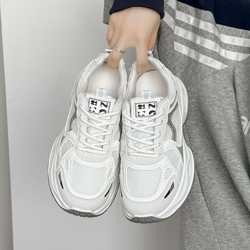 2025 nuevas zapatillas deportivas de primavera y otoño de mujeres, zapatos de corrida antideslizantes de malla transpirables, zapatos de moda de suela gruesa, comercio exterior