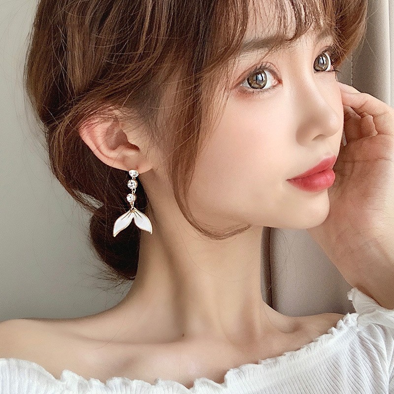 Fashion Tassel Alloy Inlay Artificial Diamond Women's Drop Earrings 1 Pair display picture 5