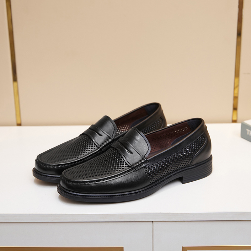 Leather hollow breathable men's business casual leather shoes cover foot punching professional men's shoes_voghion.com