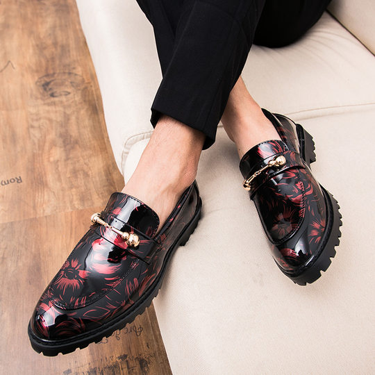 Factory Outlet Bullock Leather Shoes Men's Carved British Style Korean Wedding Groom Shoes Hair Stylist Tassel Men's Shoes