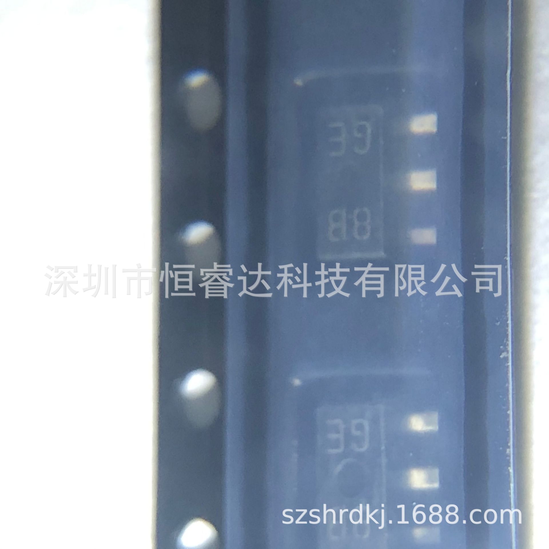 NJM78L03UA-TE1 NJM78L03UA 贴片SOT-89 丝印8B 线性稳压器IC芯片