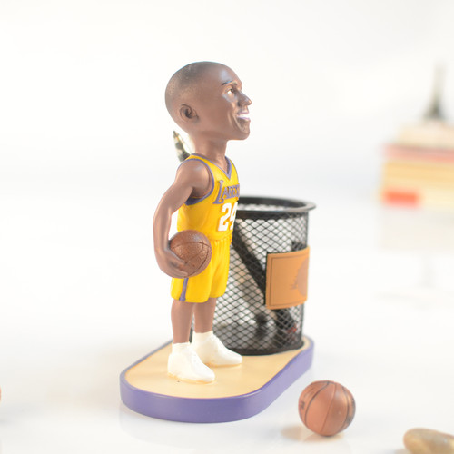 NBA star resin crafts ornaments, James and Kobe figurines, basketball-themed pen holders, Irving and Harden basketball figures