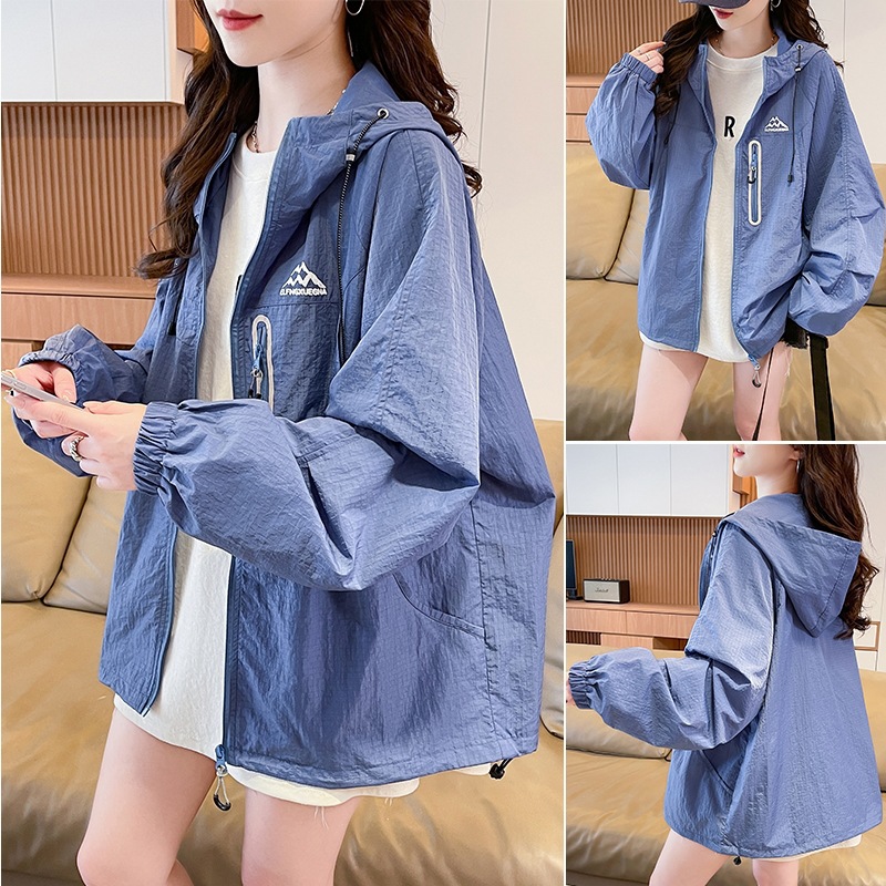 Real photos of the 2026 Autumn New Style Double-Layer Windproof and Waterproof Hip Jacket for Men and Women, Loose-fitting Outdoor Sports Jacket, Blue