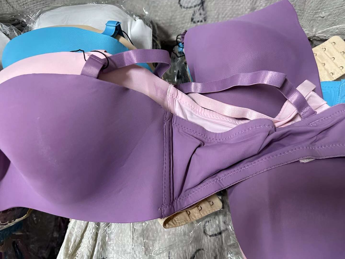 Comercio exterior nuevo exterior europeo y americano ropa interior de las mujeres individuales cómodo con anillo de acero más tamaño sujetador fábrica al por mayor