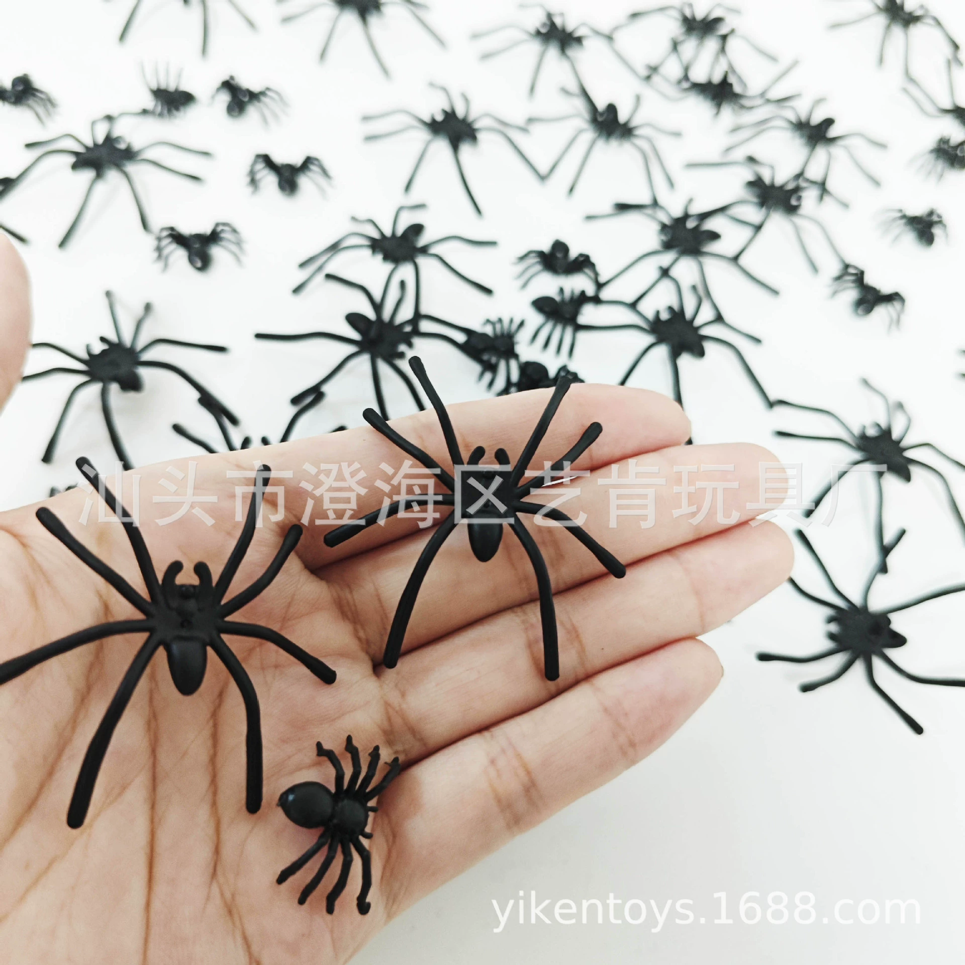 Пластиковый паук, розыгрыш на День смеха, трансграничная игрушка-розыгрыш, реалистичная поддельная модель паука, Хэллоуинский паук, хлопковый маленький паук.